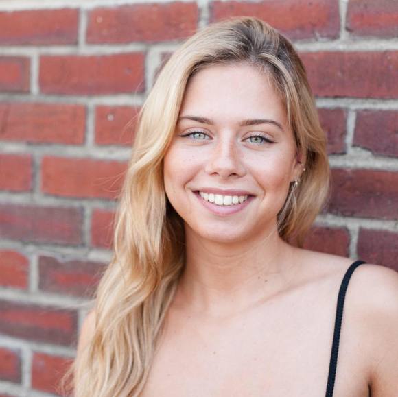 Meet your Posher, Caroline - Picture 1 of 1